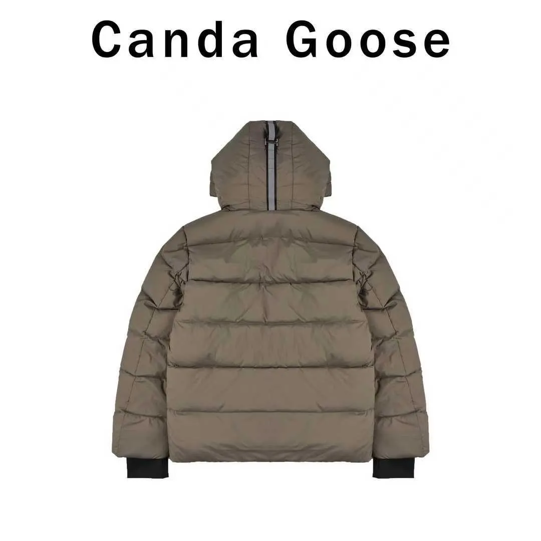 P800 Canada Goose Black Label Down Jacket The goose black label down jacket is a must-have in the outerwear world! The latest designer styles! The goose down jacket has always been a popular element of fashion and is loved by experts from all walks of life! Fashionable hooded cut, high-end customer-supplied fine goose down, high resilience, smooth zipper, strong and firm. Pockets on both sides can store small items, free your hands, and you can go out without worries. It can also meet the need of putting your hands in your pockets👏👏Produced by Big Goose, it can be used as a group uniform by many celebrities. This down jacket uses a double-layer anti-down lining design, which has strong windproof performance and will be very warm in winter! New standard 90% goose down filling, high fluffiness, windproof hooded design. When walking outdoors, pull the collar to the highest position, put your hands in the pockets and it will be very warm. It can be easily controlled by all body types! The interior is equipped with an elastic snow skirt design for better wrapping. The simple and neat style design highlights the masculine temperament. The impeccable style is classic and never goes out of style. It is warm and practical, and it is versatile! You can enter with your eyes closed! Size S-XXL